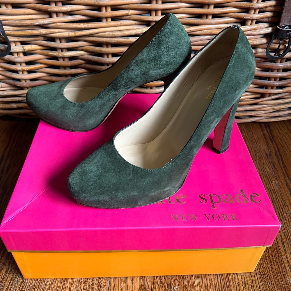•Kate Spade New York Nessle Olive Green Pumps•